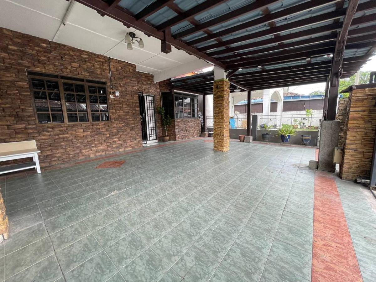 Venice Raudhah Guest House Lumut Exterior photo