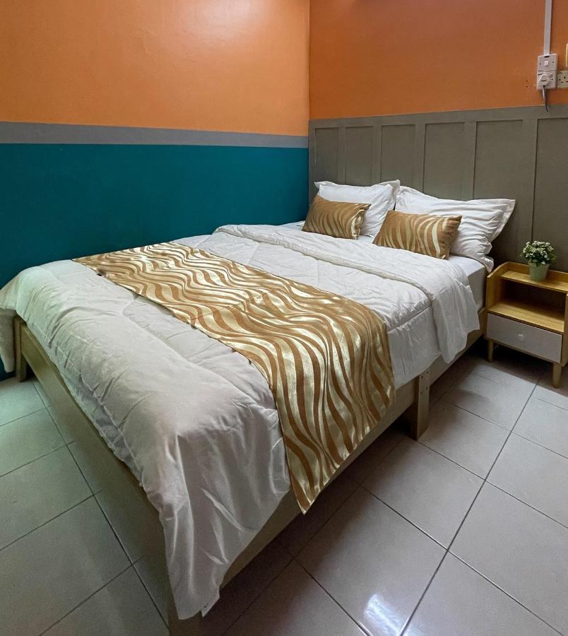 Venice Raudhah Guest House Lumut Exterior photo